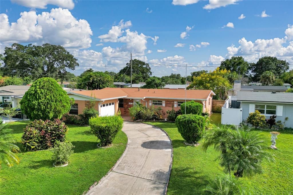 Exterior, Facade, Brick Facade, Ranch