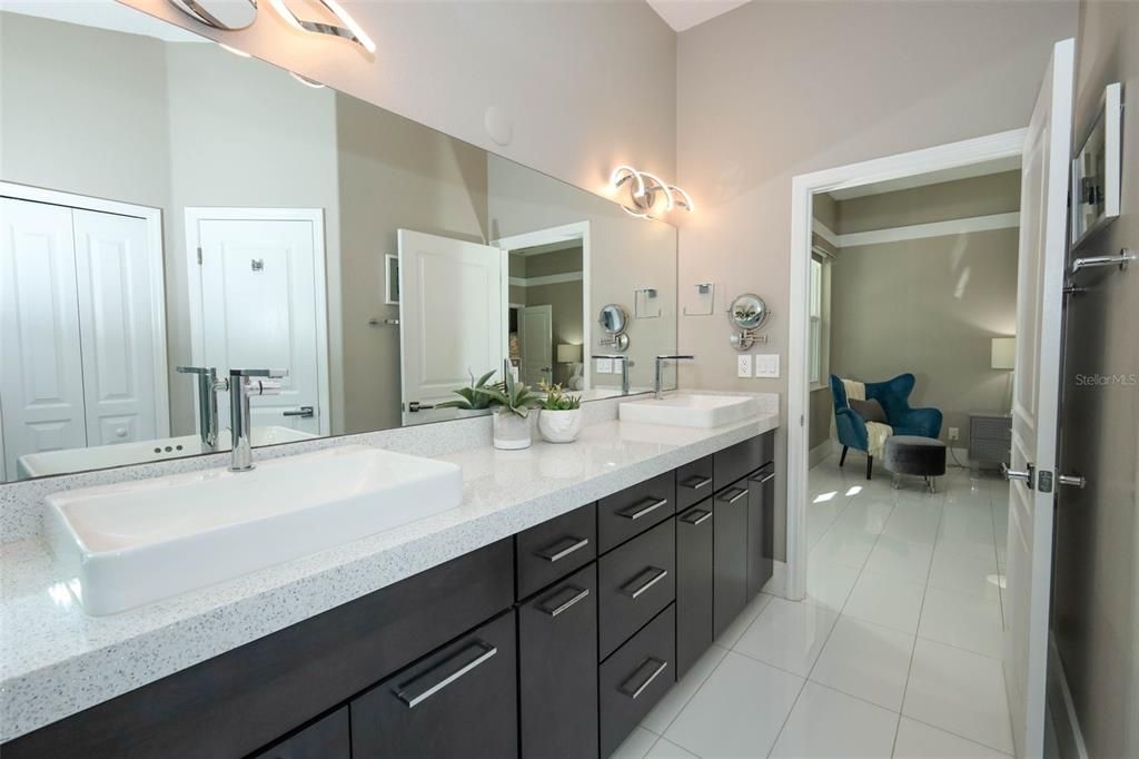 Bathroom, Dual Sink Vanities, Interior