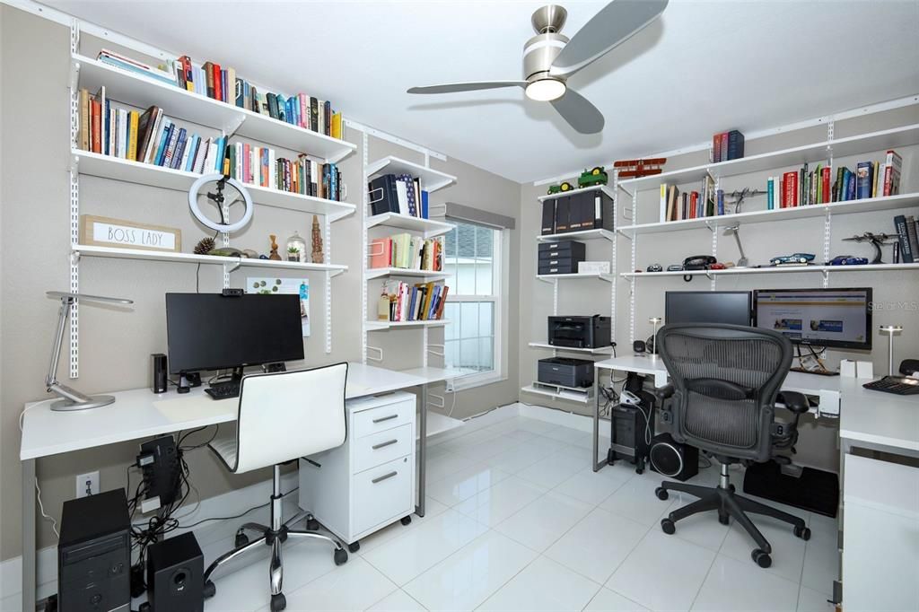 Home Office, Interior