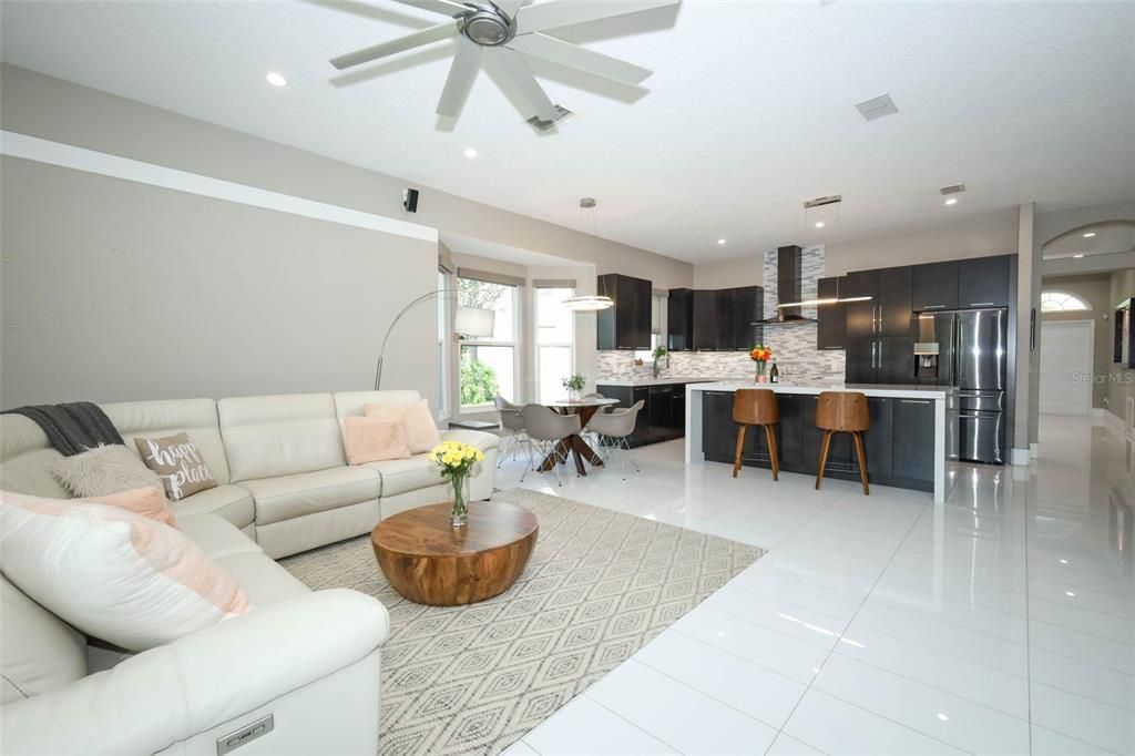 Dining room, Interior, Kitchen, Living room, Pendant Lights, Recessed Lighting, Stainless Steel Appliances