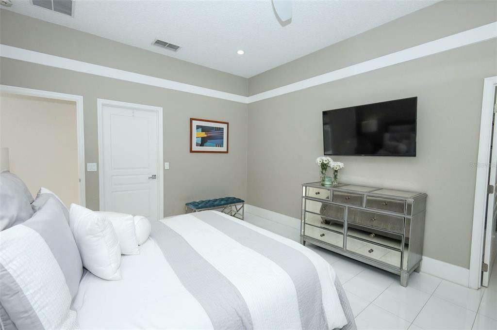 Bedroom, Interior, Recessed Lighting