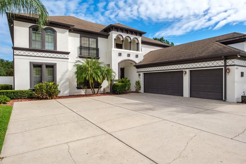 Attached, Exterior, Facade, Mediterranean