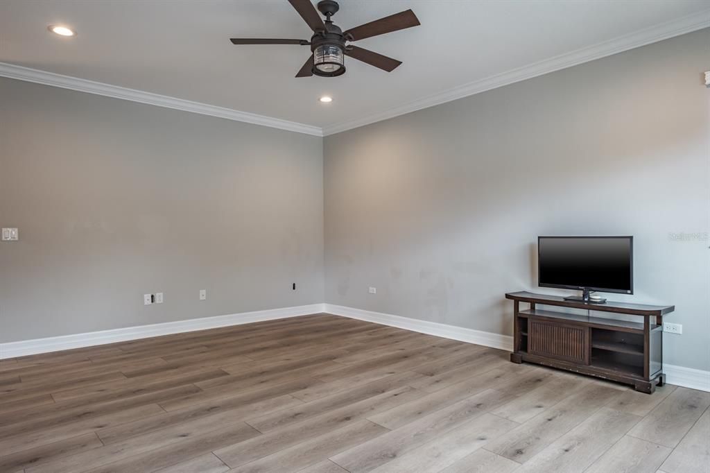 Empty room, Interior, Recessed Lighting, Wood Texture Flooring