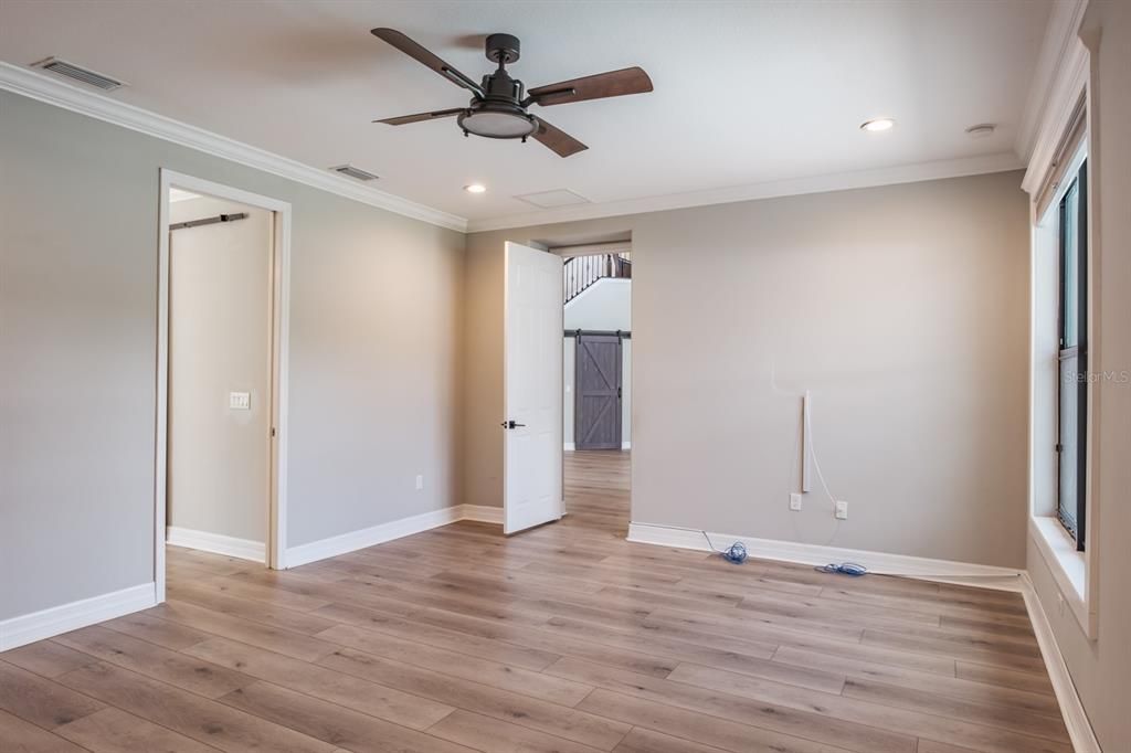 Empty room, Interior, Recessed Lighting, Wood Texture Flooring