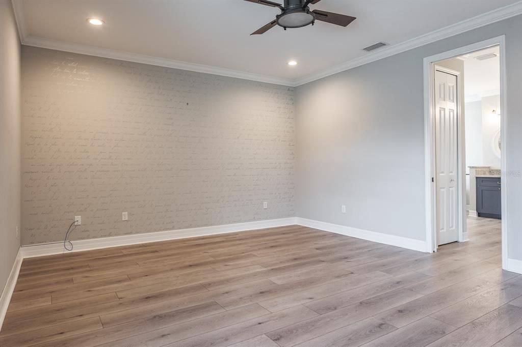 Empty room, Interior, Recessed Lighting, Wood Texture Flooring