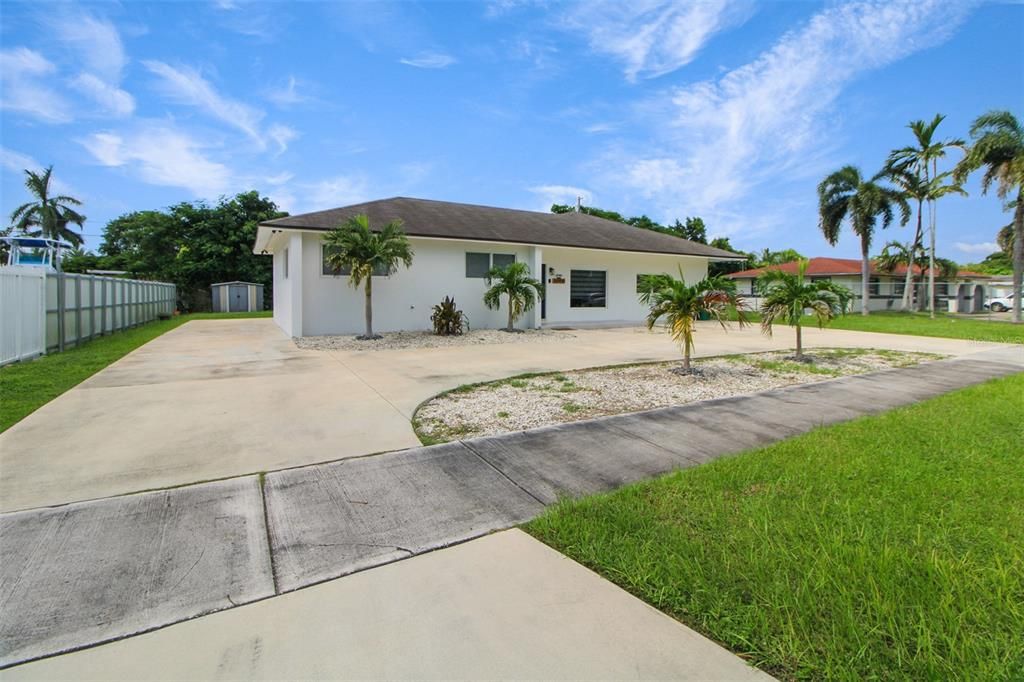 Backyard, Exterior
