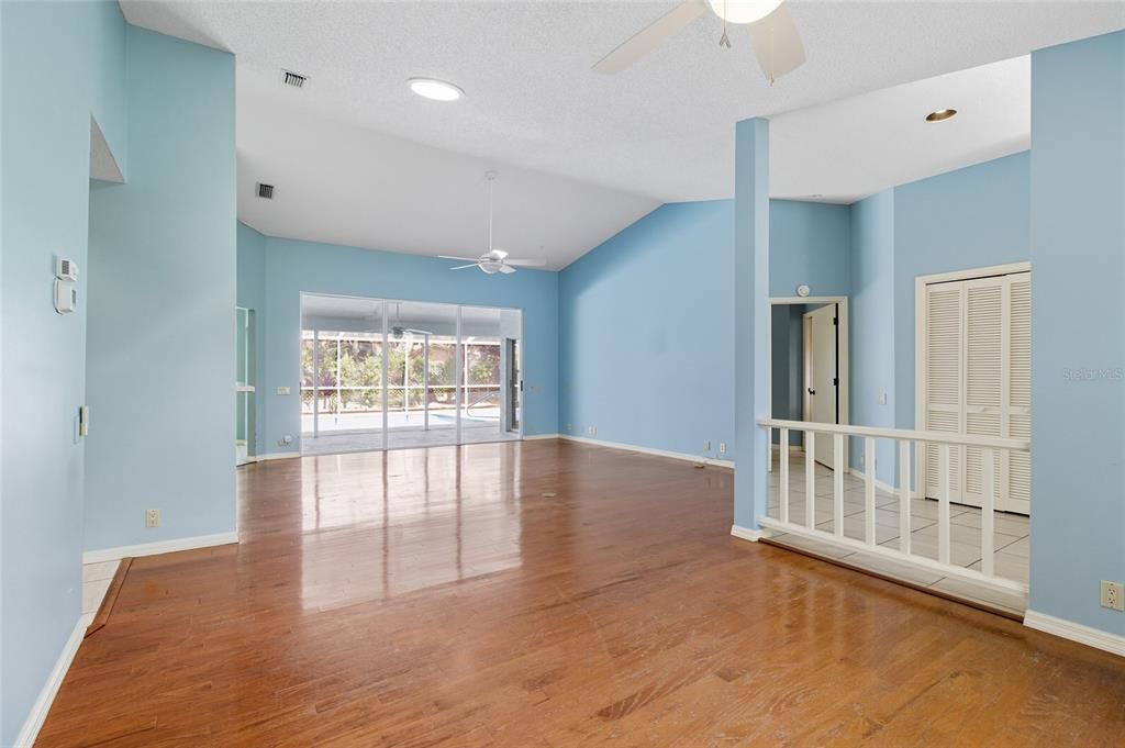Empty room, Interior, Recessed Lighting, Wood Texture Flooring