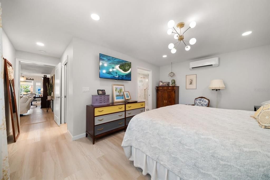 Bedroom, Interior, Pendant Lights, Recessed Lighting, Wood Texture Flooring