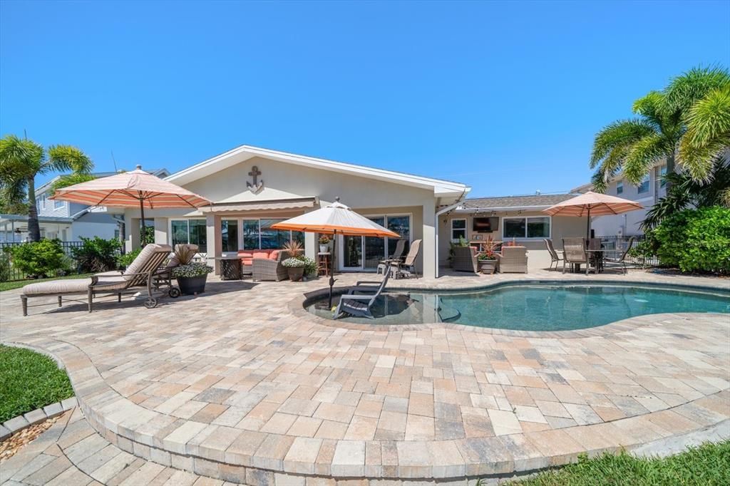 Exterior, Pool