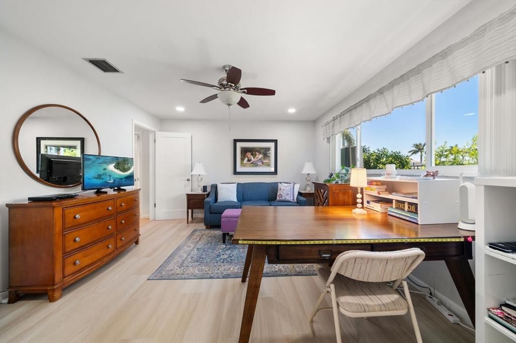Home Office, Interior, Recessed Lighting, Wood Texture Flooring