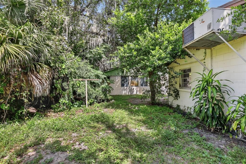 Backyard, Exterior