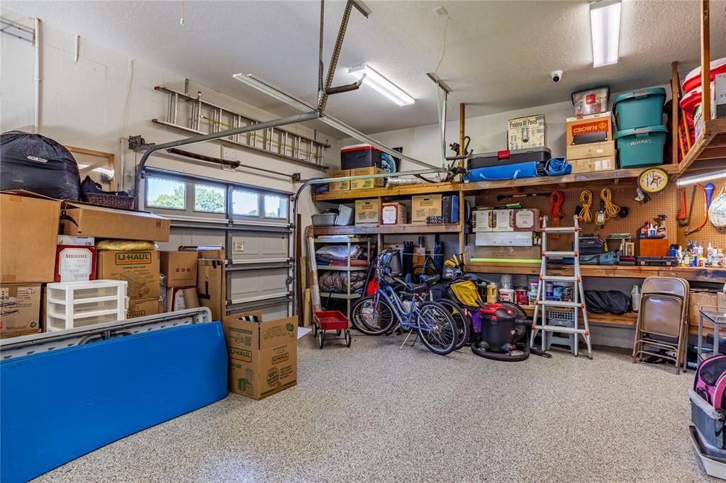 Garage, Interior