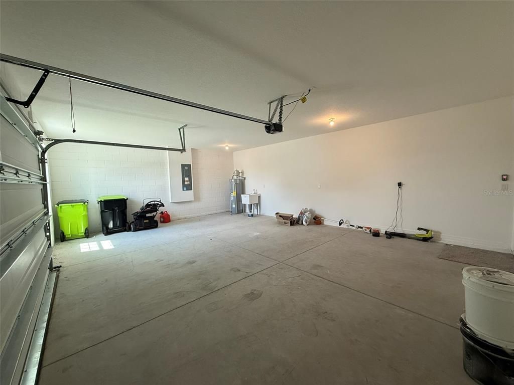 Garage, Interior