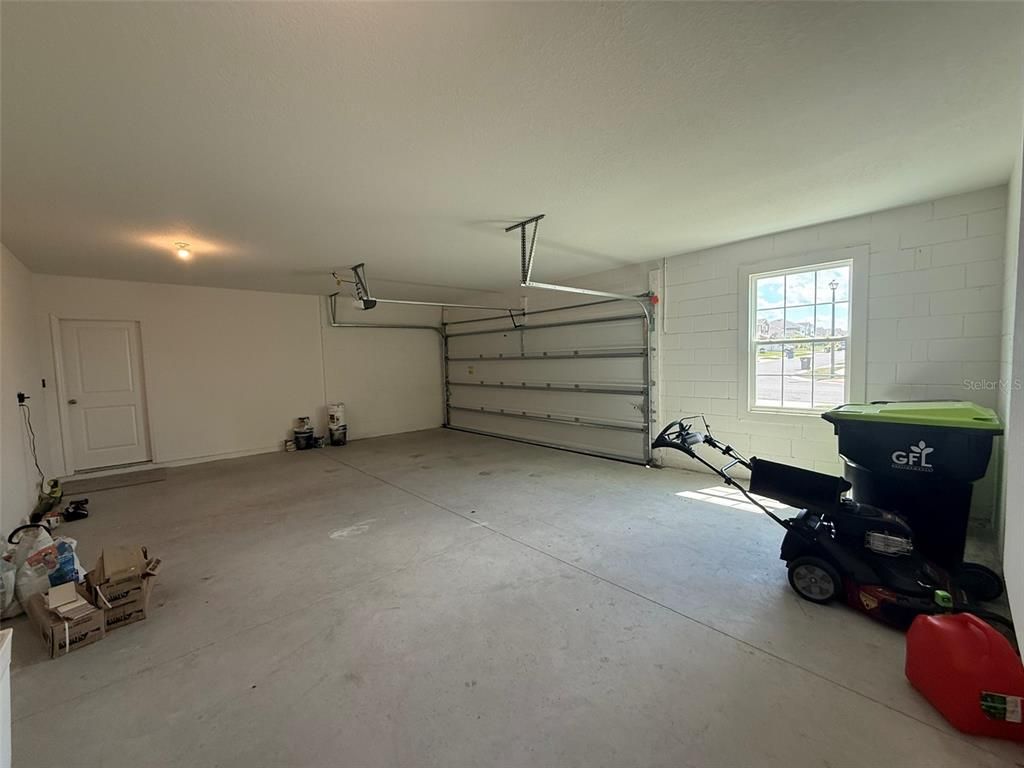 Garage, Interior
