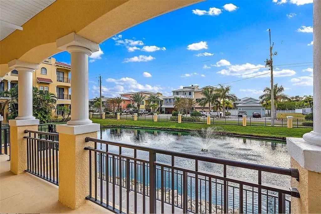 Exterior, Pool, Water