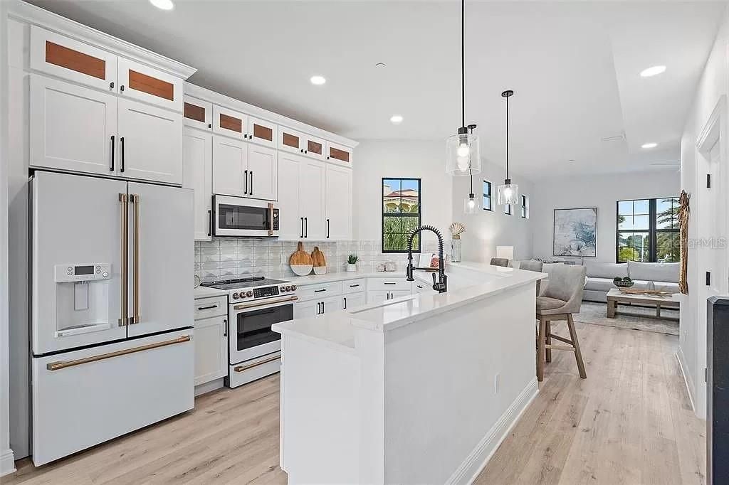 Interior, Kitchen, Living room, Pendant Lights, Recessed Lighting, Stainless Steel Appliances, Wood Texture Flooring