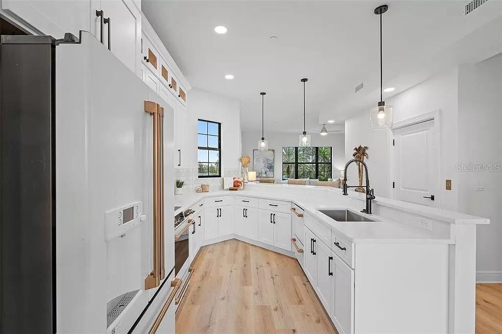 Interior, Kitchen, Pendant Lights, Recessed Lighting, Wood Texture Flooring