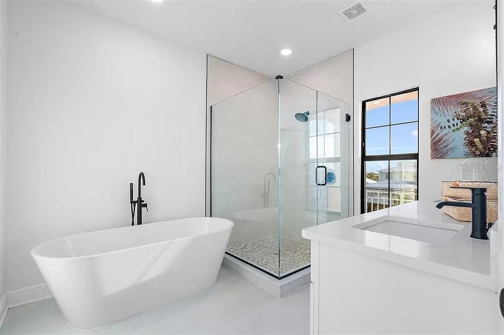 Bathroom, Free Standing Baths, Glass Shower, Interior, Recessed Lighting