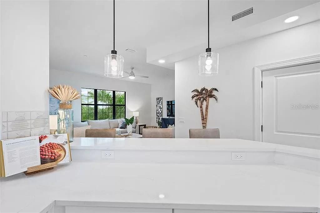 Interior, Living room, Pendant Lights, Recessed Lighting