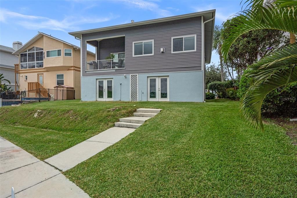 Backyard, Exterior