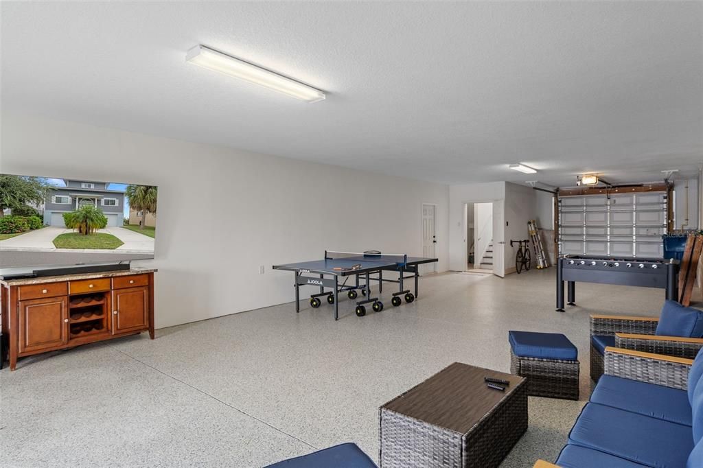 Game Room, Garage, Interior