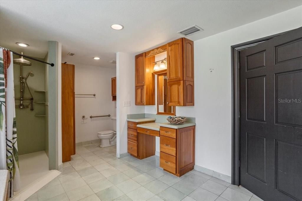 Bathroom, Interior, Recessed Lighting