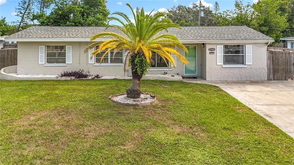 Backyard, Exterior, Facade, Ranch