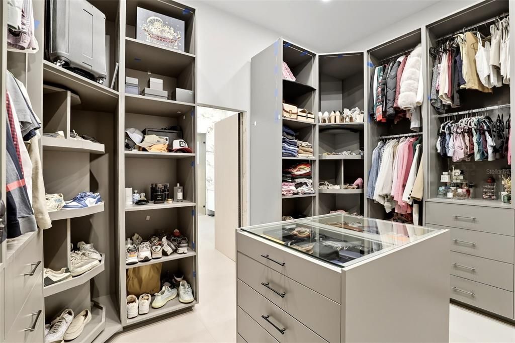 Interior, Walk-in Closets