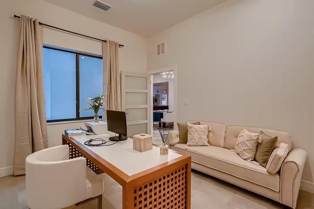 Home Office, Interior