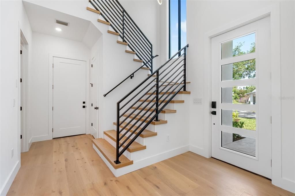 Interior, Recessed Lighting, Wood Texture Flooring