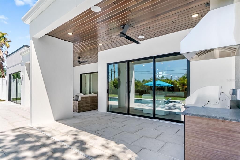 Exterior, Outdoor Kitchen