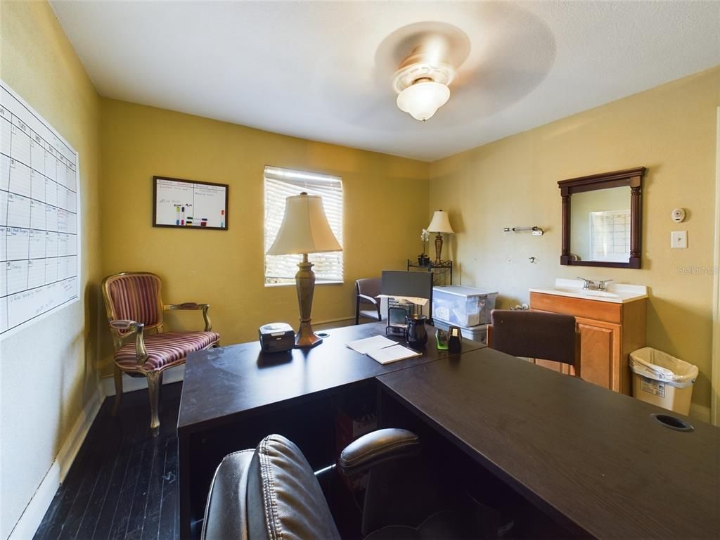 Home Office, Interior