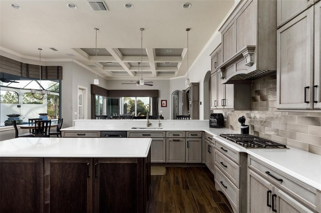 Dining room, Interior, Kitchen, Pendant Lights, Recessed Lighting, Wood Texture Flooring