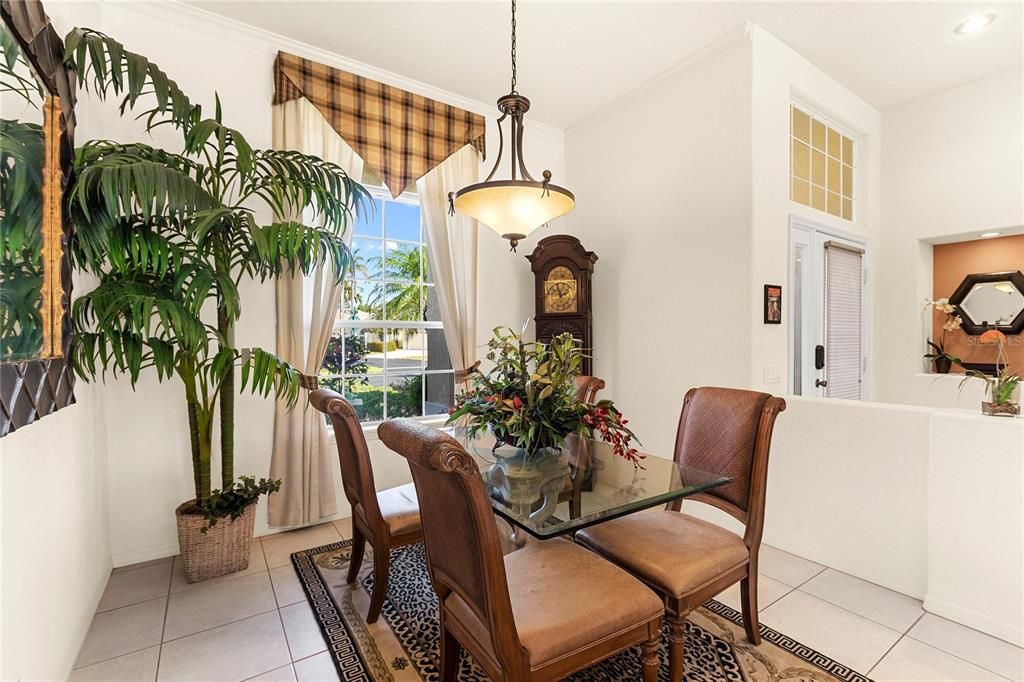 Dining room, Interior, Pendant Lights, Recessed Lighting