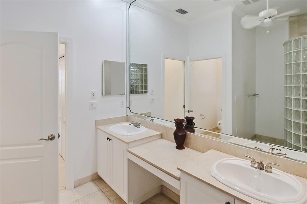 Bathroom, Dual Sink Vanities, Interior
