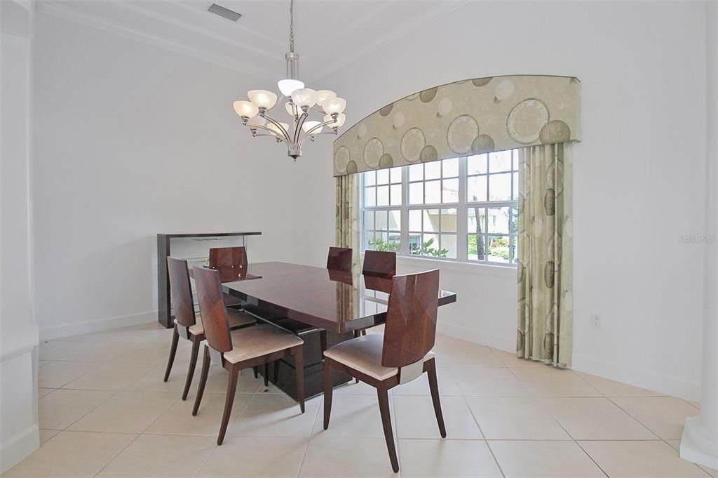 Chandelier, Dining room, Interior