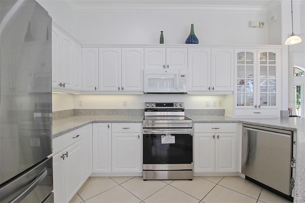 Interior, Kitchen, Pendant Lights, Stainless Steel Appliances