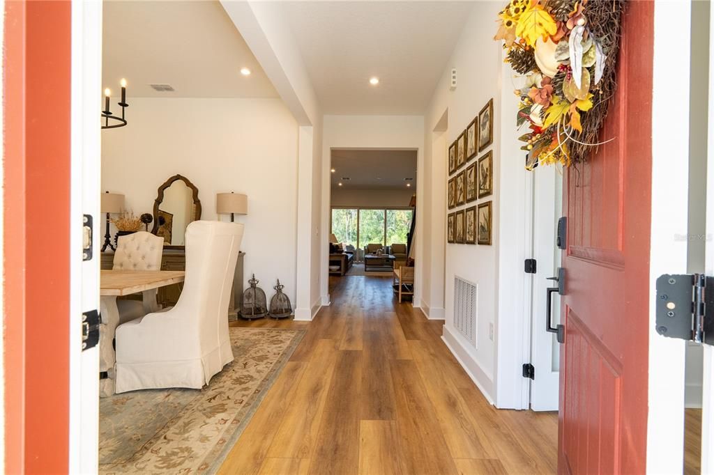 Interior, Recessed Lighting, Wood Texture Flooring