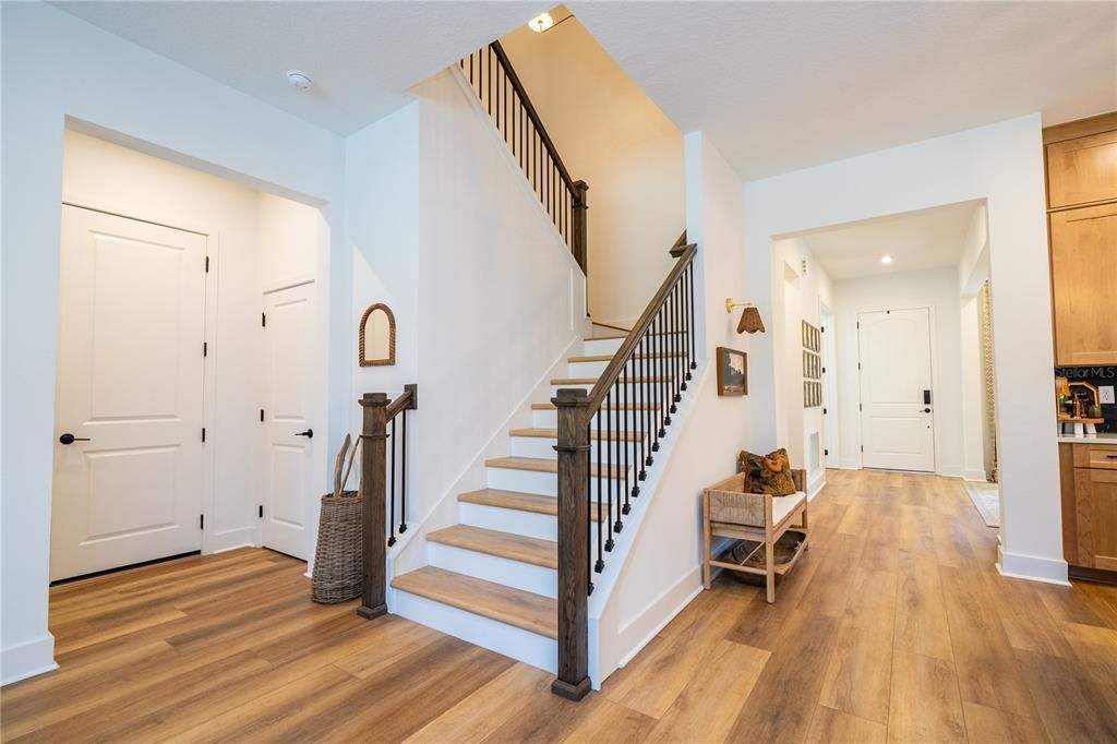 Interior, Recessed Lighting, Wood Texture Flooring