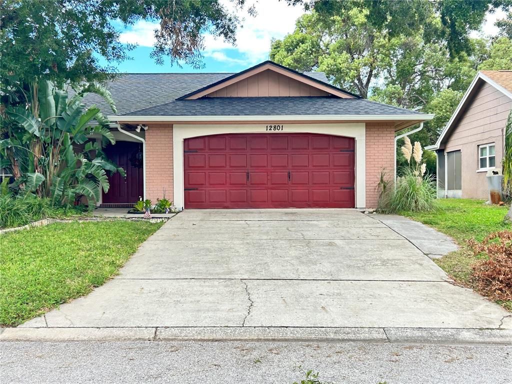 Attached, Exterior, Facade, Brick Facade, Ranch