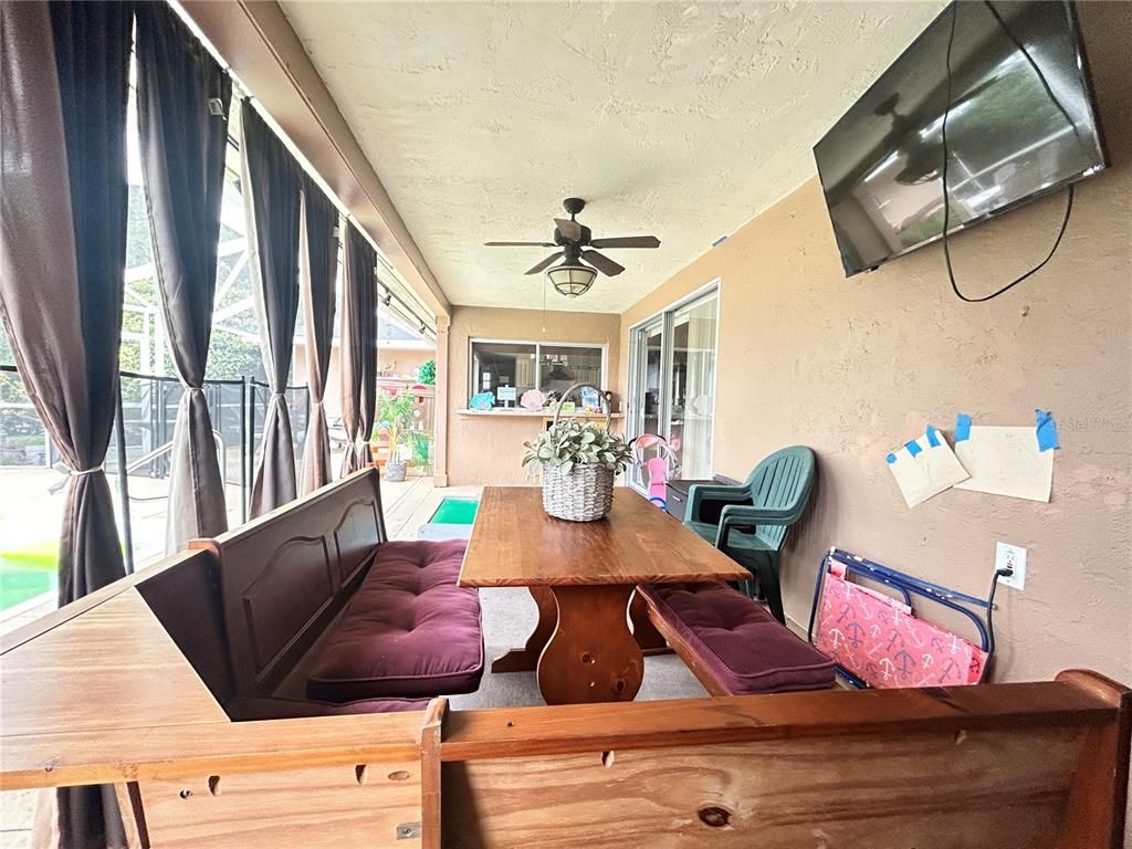 Dining room, Interior