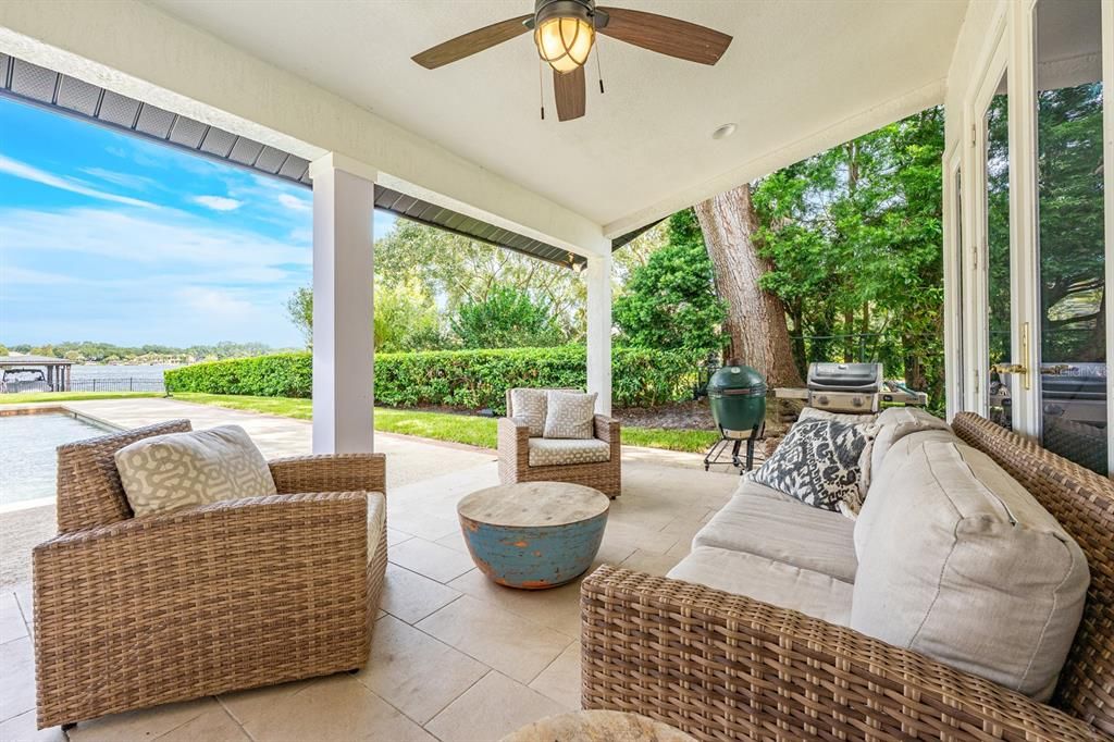 Exterior, Outdoor Kitchen, Pool