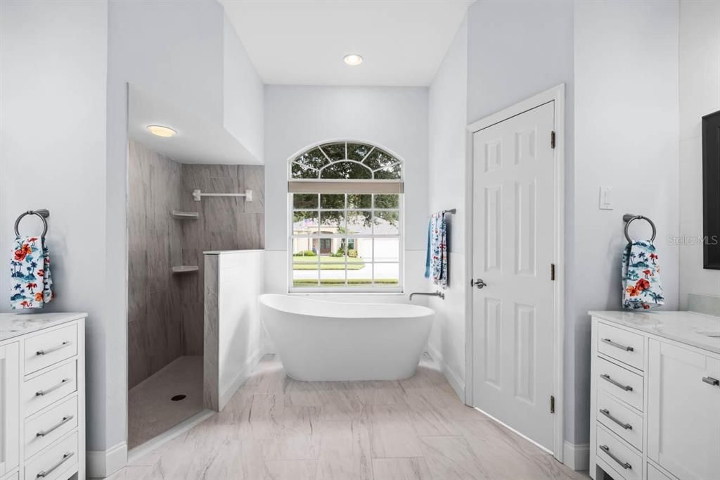 Bathroom, Free Standing Baths, Interior, Marble, Recessed Lighting