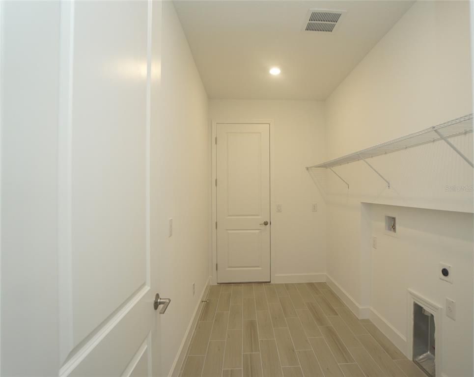 Interior, Recessed Lighting, Walk-in Closets, Wood Texture Flooring