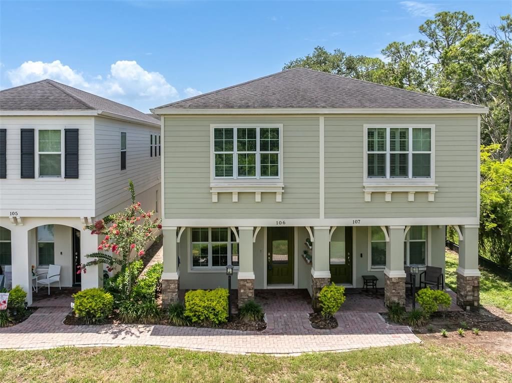 Exterior, Facade, Raised Ranch