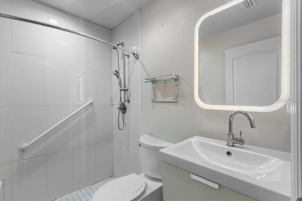 Bathroom, Interior, Recessed Lighting