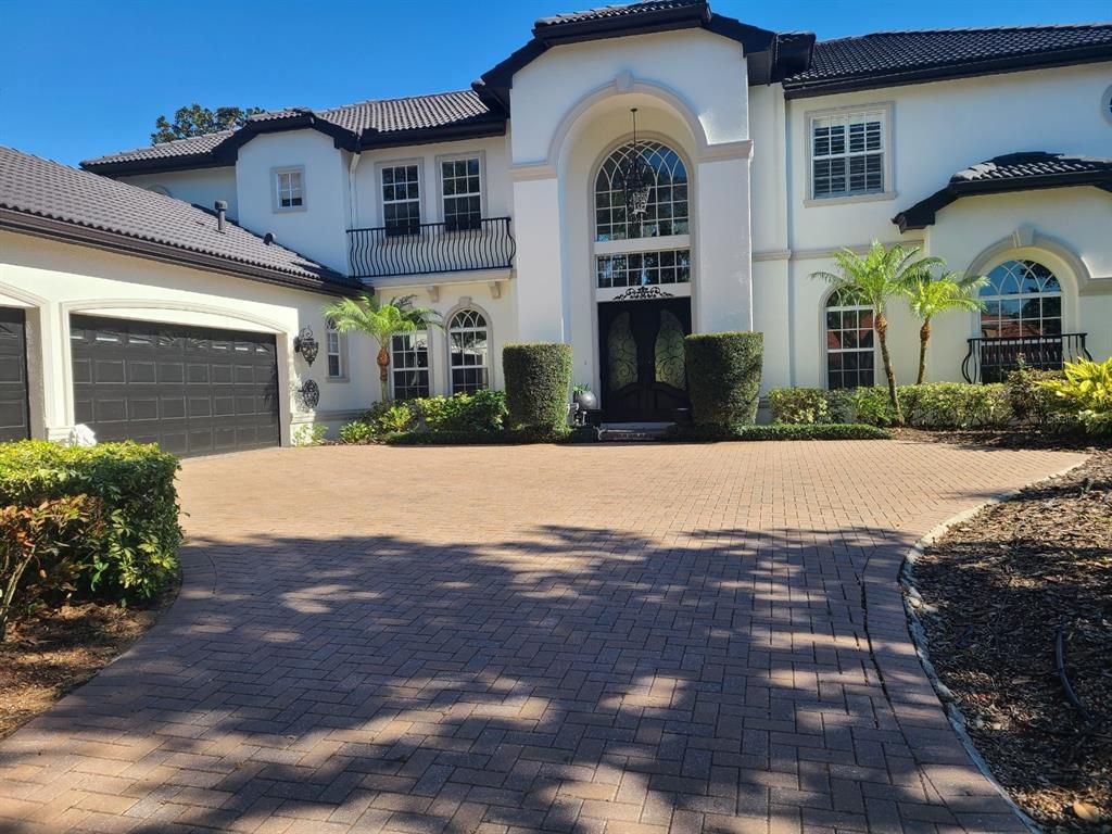 Attached, Exterior, Facade, Mediterranean