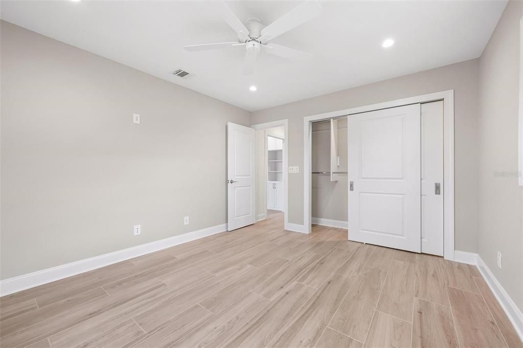 Empty room, Interior, Recessed Lighting, Wood Texture Flooring