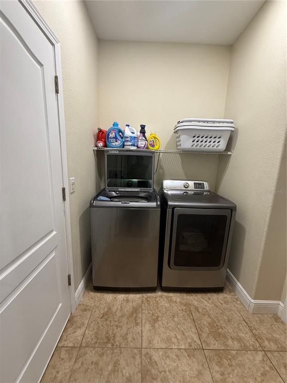 Interior, Washer