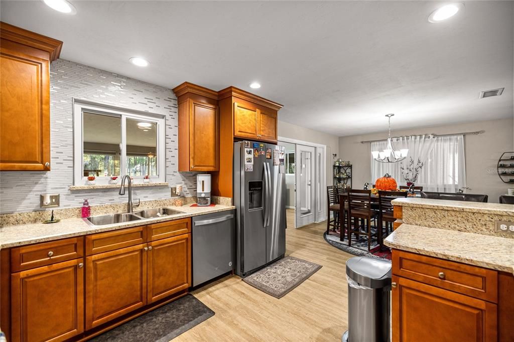 Chandelier, Dining room, Interior, Kitchen, Recessed Lighting, Wood Texture Flooring
